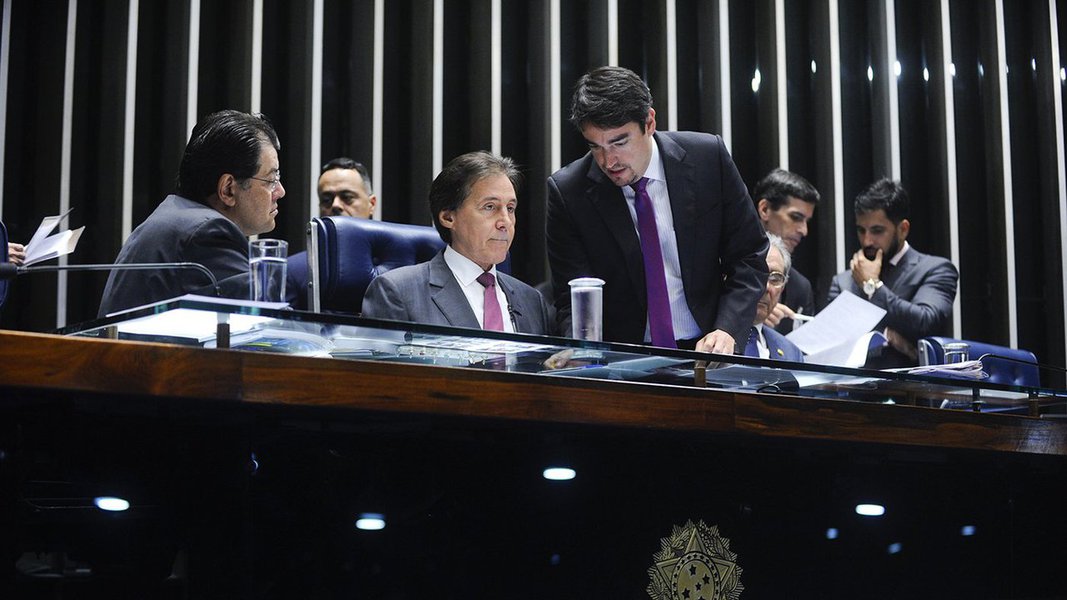 Senado aprovou nesta terça-feira a reabertura do prazo para regularização de recursos não declarados no exterior, a chamada repatriação, e a matéria vai agora à sanção de Michel Temer; tramitação da proposta vinha sendo acompanhada de perto pelo mercado financeiro e pelo Executivo, na expectativa que a entrada de recursos possa auxiliar no esforço de equilíbrio das contas públicas (Foto: Aquiles Lins) Senado aprovou nesta terça-feira a reabertura do prazo para regularização de recursos não declarados no exterior, a chamada repatriação, e a matéria vai agora à sanção de Michel Temer; tramitação da proposta vinha sendo acompanhada de perto pelo mercado financeiro e pelo Executivo, na expectativa que a entrada de recursos possa auxiliar no esforço de equilíbrio das contas públicas