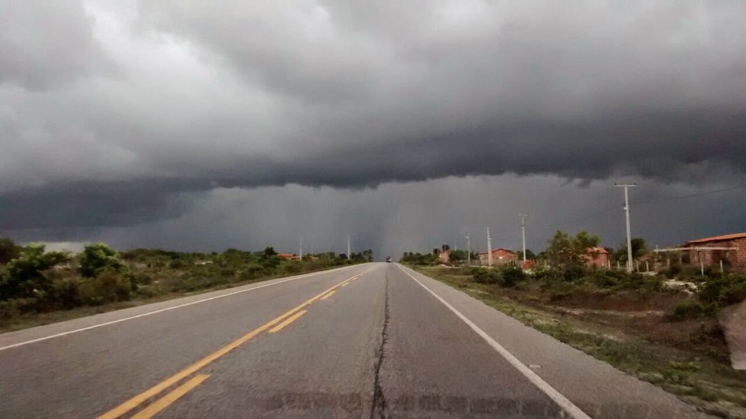 De acordo com a Fundação Cearense de Meteorologia e Recursos Hídricos (Funceme), 51 municípios cearenses registraram chuvas neste domingo (12); a maior precipitação ocorreu em Granja, 55 mm; previsão é de que pode chover em todas as regiões do Estado nesta segunda-feira (13) (Foto: Voney Malta) De acordo com a Fundação Cearense de Meteorologia e Recursos Hídricos (Funceme), 51 municípios cearenses registraram chuvas neste domingo (12); a maior precipitação ocorreu em Granja, 55 mm; previsão é de que pode chover em todas as regiões do Estado nesta segunda-feira (13)