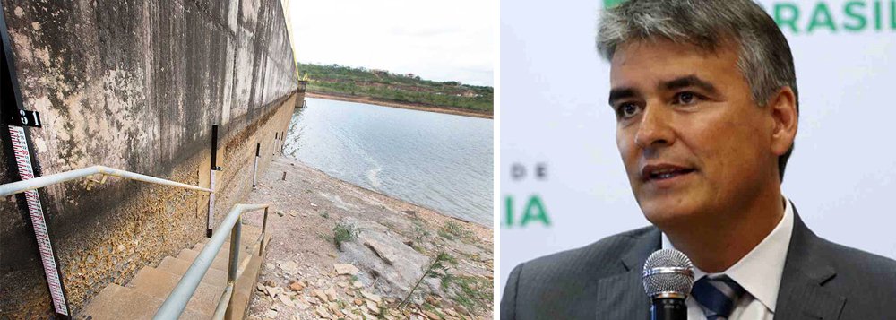 O governo do Distrito Federal estima que não tem condição de enfrentar o período de seca com o atual volume dos reservatórios, mesmo com a possibilidade de captar água do Lago do Paranoá; tanto o reservatório de Descoberto como o de Santa Maria estão com níveis de água abaixo dos 50% da capacidade; secretário da Casa Civil, Sérgio Sampaio admitiu novamente a hipótese de os consumidores ficarem mais do que só um dia sem água (Foto: Leonardo Lucena) O governo do Distrito Federal estima que não tem condição de enfrentar o período de seca com o atual volume dos reservatórios, mesmo com a possibilidade de captar água do Lago do Paranoá; tanto o reservatório de Descoberto como o de Santa Maria estão com níveis de água abaixo dos 50% da capacidade; secretário da Casa Civil, Sérgio Sampaio admitiu novamente a hipótese de os consumidores ficarem mais do que só um dia sem água