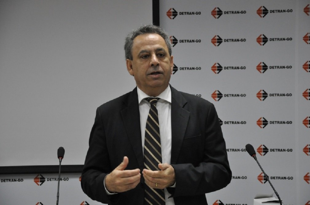 A medida entrou em vigor neste ano e visa atender uma demanda antiga da sociedade, bem com democratizar o acesso aos serviços da autarquia; “Temos o dever de promover ações que contribuam para a participação plena de todos os cidadãos na sociedade, criando condições de igualdade e acessibilidade”, ressalta o presidente do Detran Goiás, Manoel Xavier (Foto: José Barbacena) A medida entrou em vigor neste ano e visa atender uma demanda antiga da sociedade, bem com democratizar o acesso aos serviços da autarquia; “Temos o dever de promover ações que contribuam para a participação plena de todos os cidadãos na sociedade, criando condições de igualdade e acessibilidade”, ressalta o presidente do Detran Goiás, Manoel Xavier