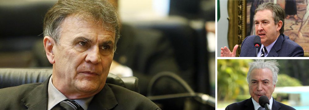 Deputado federal Toninho Wandscheer (PROS-PR) anuncia em nota oficial que a bancada do partido na Câmara também votará contra a reforma da previdência (fim da aposentadoria) proposta pelo ilegítimo Michel Temer (PMDB); "Temos que tomar uma decisão que seja favorável ao nosso país. O trabalhador não pode pagar por um erro que não foi dele!", disse Wandscheer; na noite dessa quarta-feira, 8, a bancada do PSB havia se manifestado contrária ao texto da PEC 287/16; “Não podemos aceitar uma proposta que afronta conquistas históricas da população”, dizem os deputados peessebistas Luciano Ducci e Leopoldo Meyer (Foto: Aquiles Lins) Deputado federal Toninho Wandscheer (PROS-PR) anuncia em nota oficial que a bancada do partido na Câmara também votará contra a reforma da previdência (fim da aposentadoria) proposta pelo ilegítimo Michel Temer (PMDB); "Temos que tomar uma decisão que seja favorável ao nosso país. O trabalhador não pode pagar por um erro que não foi dele!", disse Wandscheer; na noite dessa quarta-feira, 8, a bancada do PSB havia se manifestado contrária ao texto da PEC 287/16; “Não podemos aceitar uma proposta que afronta conquistas históricas da população”, dizem os deputados peessebistas Luciano Ducci e Leopoldo Meyer