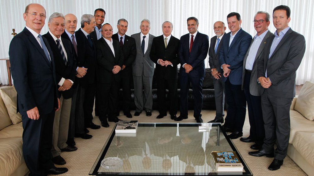 Pesquisa realizada pelo instituto Paraná Pesquisas mostra que 55,6% dos eleitores acham que o PSDB deve abandonar a base de apoio ao governo Temer; para 66% dos entrevistados, as denúncias de corrupção mostradas pela Lava Jato tornam o PSDB igual ao PT, de acordo com o levantamento (Foto: Aquiles Lins) Pesquisa realizada pelo instituto Paraná Pesquisas mostra que 55,6% dos eleitores acham que o PSDB deve abandonar a base de apoio ao governo Temer; para 66% dos entrevistados, as denúncias de corrupção mostradas pela Lava Jato tornam o PSDB igual ao PT, de acordo com o levantamento