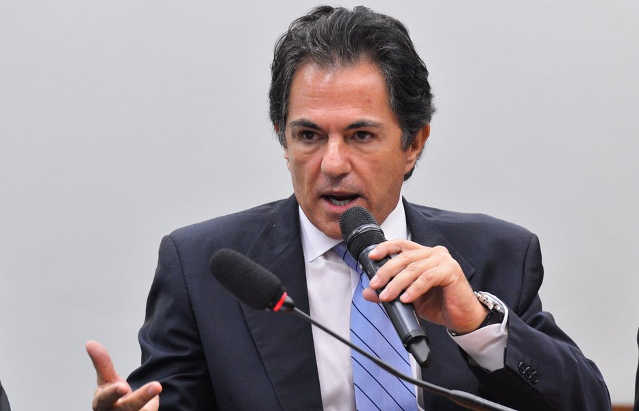 Texto divulgado pela assessoria do ex-presidente Lula relata que o ex-executivo Mendonça Neto voltou a se negar a falar a respeito do acordo que realizou com autoridades de outros países para contribuir com investigações feitas fora do Brasil sobre a Petrobras e outras empresas brasileiras, durante depoimento na 13° Vara Federal de Curitiba nesta segunda-feira 22; de acordo com o relato da defesa, o juiz Sergio Moro ignorou os protestos de advogados e permitiu que a testemunha se calasse sobre o assunto (Foto: Gisele Federicce) Texto divulgado pela assessoria do ex-presidente Lula relata que o ex-executivo Mendonça Neto voltou a se negar a falar a respeito do acordo que realizou com autoridades de outros países para contribuir com investigações feitas fora do Brasil sobre a Petrobras e outras empresas brasileiras, durante depoimento na 13° Vara Federal de Curitiba nesta segunda-feira 22; de acordo com o relato da defesa, o juiz Sergio Moro ignorou os protestos de advogados e permitiu que a testemunha se calasse sobre o assunto