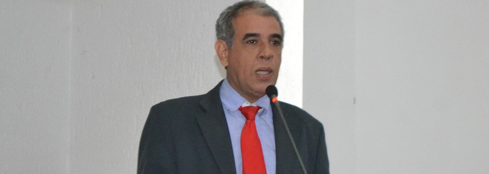 A cerimônia de posse do novo presidente estadual do PT no Tocantins, deputado estadual Zé Roberto, e dos novos membros do Diretório Estadual acontece na próxima sexta-feira (23), no Sindicato dos Trabalhadores do Serviço Público Federal no Estado Do Tocantins (Sintsep/TO); “Agora temos a responsabilidade de preparar o partido para a disputa eleitoral de 2018 e para a retomada da organização partidária, financeira e da formação política”, disse Zé Roberto (Foto: Leonardo Lucena) A cerimônia de posse do novo presidente estadual do PT no Tocantins, deputado estadual Zé Roberto, e dos novos membros do Diretório Estadual acontece na próxima sexta-feira (23), no Sindicato dos Trabalhadores do Serviço Público Federal no Estado Do Tocantins (Sintsep/TO); “Agora temos a responsabilidade de preparar o partido para a disputa eleitoral de 2018 e para a retomada da organização partidária, financeira e da formação política”, disse Zé Roberto