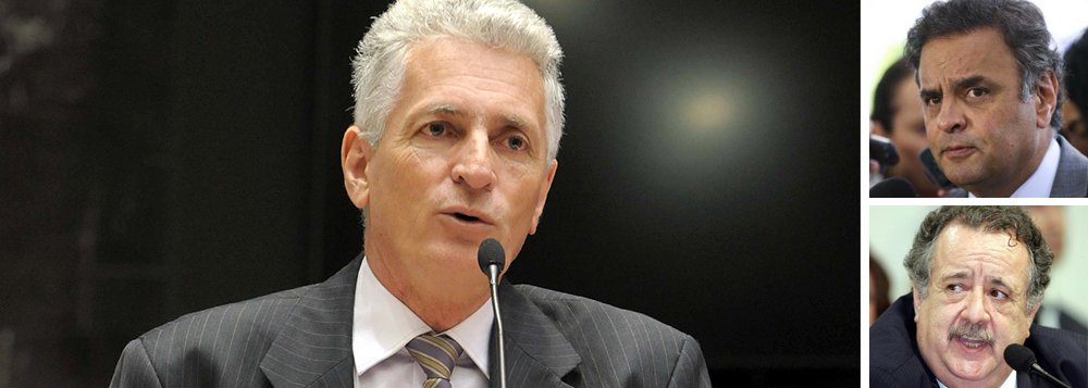 Deputado estadual Rogério Correia (PT-MG) afirmou nesta sexta-feira, 3, que as revelações do ex-presidente da Odebrecht Infraestrutura Benedicto Júnior de que o senador Aécio Neves (PSDB-MG) pediu e recebeu R$ 9 milhões em caixa dois para campanhas do PSDB comprova a ligação de Aécio com Furnas; "Esqueceram de combinar o jogo com o vice-presidente da Odebrecht, que colocou claramente, mais uma vez, que Aécio Neves recebeu propina e uma parte dela era para o filho de Dimas Toledo, que é aquele da lista de Furnas, que eu já denuncio há anos, que mostra que realmente Aécio Neves tem rabo preso com Dimas Toledo e com as falcatruas de Furnas", afirmou Correia em vídeo. (Foto: Aquiles Lins) Deputado estadual Rogério Correia (PT-MG) afirmou nesta sexta-feira, 3, que as revelações do ex-presidente da Odebrecht Infraestrutura Benedicto Júnior de que o senador Aécio Neves (PSDB-MG) pediu e recebeu R$ 9 milhões em caixa dois para campanhas do PSDB comprova a ligação de Aécio com Furnas; "Esqueceram de combinar o jogo com o vice-presidente da Odebrecht, que colocou claramente, mais uma vez, que Aécio Neves recebeu propina e uma parte dela era para o filho de Dimas Toledo, que é aquele da lista de Furnas, que eu já denuncio há anos, que mostra que realmente Aécio Neves tem rabo preso com Dimas Toledo e com as falcatruas de Furnas", afirmou Correia em vídeo.