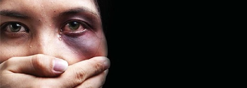 Dados do Tribunal de Justiça (TJ-RJ) revelam que 118 novos casos de lesão corporal contra mulheres são registrados diariamente nas varas judiciais; nos últimos seis anos, foram ajuizadas quase 260 mil ações por lesão corporal contra mulheres, foram registrados cerca de 195 mil casos de ameaças contra mulheres e mais de 120 mil medidas protetivas de urgência foram expedidas pela Justiça fluminense (Foto: Leonardo Lucena) Dados do Tribunal de Justiça (TJ-RJ) revelam que 118 novos casos de lesão corporal contra mulheres são registrados diariamente nas varas judiciais; nos últimos seis anos, foram ajuizadas quase 260 mil ações por lesão corporal contra mulheres, foram registrados cerca de 195 mil casos de ameaças contra mulheres e mais de 120 mil medidas protetivas de urgência foram expedidas pela Justiça fluminense