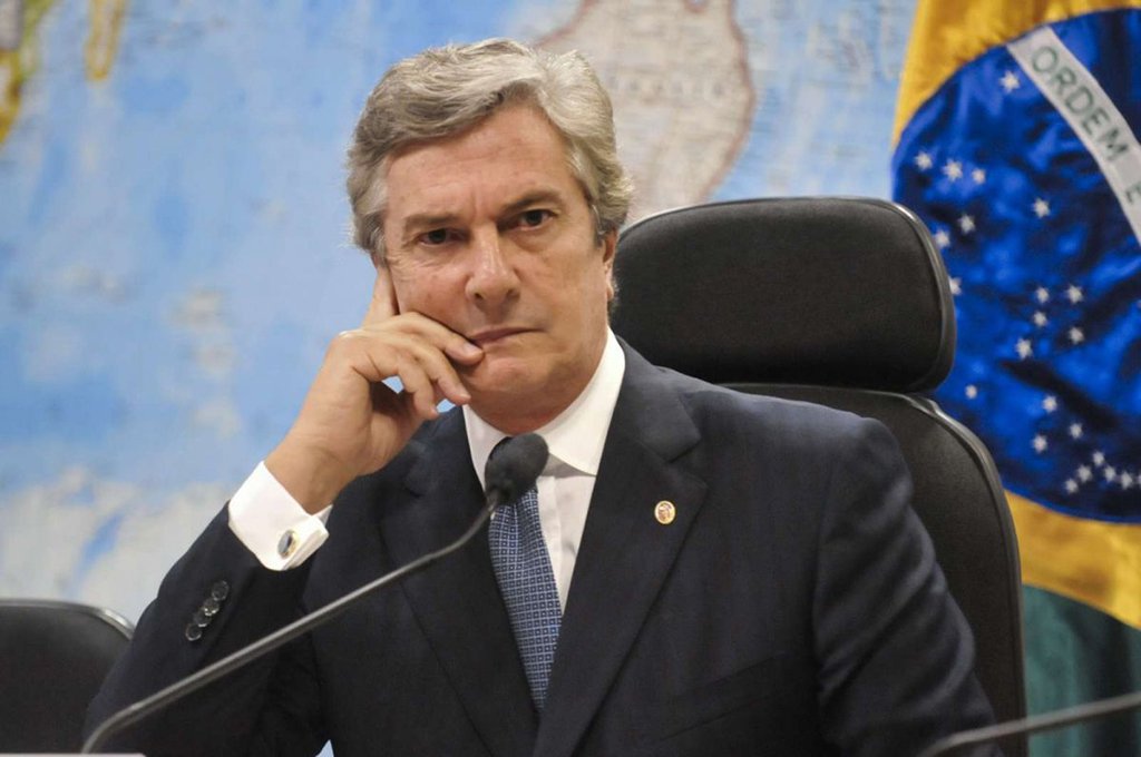 O ministro do Supremo Tribunal Federal Luiz Fux concedeu mais 60 dias de prazo para a Polícia Federal concluir as investigações sobre suposto repasse de R$ 800 mil da Odebrecht Ambiental ao senador Fernando Collor (PTC-AL), em 2010; executivos da empresa de saneamento delataram o parlamentar e afirmaram pagar os valores em troca de apoio à privatização dos esgotos de Alagoas; "Na sequência, tendo em vista que o procurador-geral da República manifestou-se favoravelmente ao pedido de dilação do prazo para conclusão das diligências, encaminhem-se os autos à Policia Federal, pelo prazo de 60 dias", disse Fux, em sua decisão (Foto: Leonardo Lucena) O ministro do Supremo Tribunal Federal Luiz Fux concedeu mais 60 dias de prazo para a Polícia Federal concluir as investigações sobre suposto repasse de R$ 800 mil da Odebrecht Ambiental ao senador Fernando Collor (PTC-AL), em 2010; executivos da empresa de saneamento delataram o parlamentar e afirmaram pagar os valores em troca de apoio à privatização dos esgotos de Alagoas; "Na sequência, tendo em vista que o procurador-geral da República manifestou-se favoravelmente ao pedido de dilação do prazo para conclusão das diligências, encaminhem-se os autos à Policia Federal, pelo prazo de 60 dias", disse Fux, em sua decisão