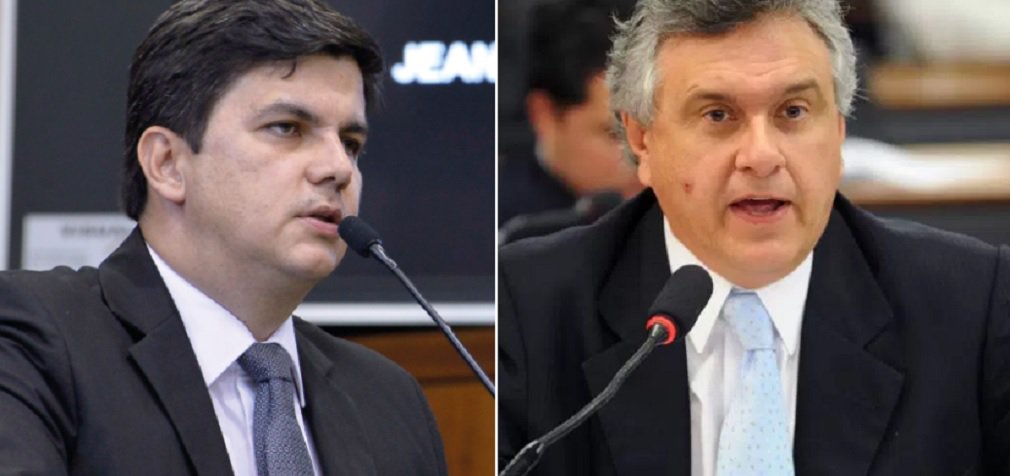 Em seu perfil no Twitter, Jean Carlo desmentiu o senador e afirmou, com base em dados da Secretaria de Estado da Fazenda (Sefaz), que a relação receita/despesa está caindo; "Estou vendo aqui um verdadeiro o oportunismo político, cheirando canalhice. O senador apoiou esse governo desde o início e agora, oportunismo, faz bravatas para impressionar", disse Jean Carlo; para desmentir Caiado, Jean recorreu a dados da Sefaz que mostram que a proporção da dívida do Estado em relação à Receita Corrente Líquida vem caindo gradativa e substancialmente desde 1999, quando o governador Marconi Perillo assumiu o mandato (Foto: José Barbacena) Em seu perfil no Twitter, Jean Carlo desmentiu o senador e afirmou, com base em dados da Secretaria de Estado da Fazenda (Sefaz), que a relação receita/despesa está caindo; "Estou vendo aqui um verdadeiro o oportunismo político, cheirando canalhice. O senador apoiou esse governo desde o início e agora, oportunismo, faz bravatas para impressionar", disse Jean Carlo; para desmentir Caiado, Jean recorreu a dados da Sefaz que mostram que a proporção da dívida do Estado em relação à Receita Corrente Líquida vem caindo gradativa e substancialmente desde 1999, quando o governador Marconi Perillo assumiu o mandato