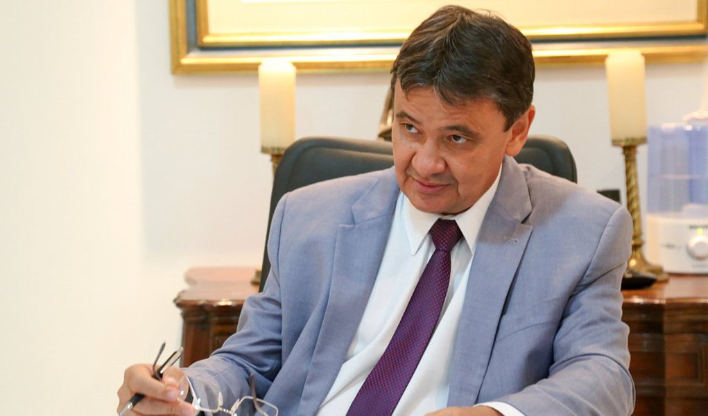 Números do Cadastro Geral de Empregados e Desempregados (Caged) mostram que o estado governador por Wellington Dias (PT) foi quem mais gerou empregos com carteira assinada no mês de maio; na região Nordeste apenas os Estados do Piauí (0,29), Bahia (0,18) e Maranhão (0,17), fecharam o mês de maio com saldo positivo na Geração de empregos formais; desde o ano passado o Piauí vem se mantendo entre os primeiros Estados e um dos poucos do país com saldo positivo no índice medido pelo Caged (Foto: Aquiles Lins) Números do Cadastro Geral de Empregados e Desempregados (Caged) mostram que o estado governador por Wellington Dias (PT) foi quem mais gerou empregos com carteira assinada no mês de maio; na região Nordeste apenas os Estados do Piauí (0,29), Bahia (0,18) e Maranhão (0,17), fecharam o mês de maio com saldo positivo na Geração de empregos formais; desde o ano passado o Piauí vem se mantendo entre os primeiros Estados e um dos poucos do país com saldo positivo no índice medido pelo Caged
