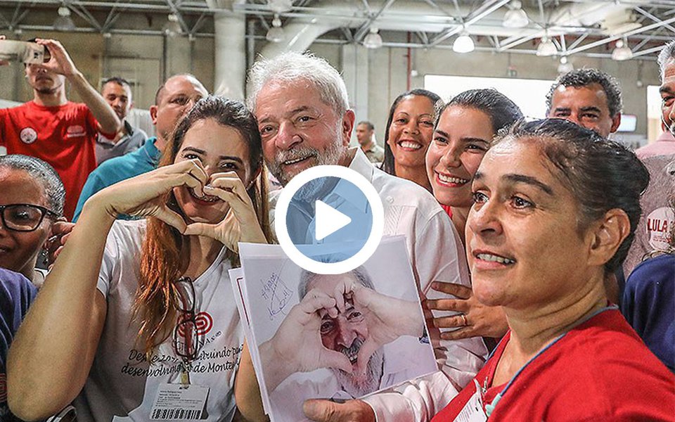 No dia em que completa 72 anos, ex-presidente Luiz Inácio Lula da Silva é celebrado em praça lotada de Montes Claros, no norte de Minas Gerais, terra de seu amigo e ex-vice-presidente José Alencar; quando perguntado sobre Alencar, Lula respondeu: "Foi o melhor vice do mundo, um ser humano extraordinário, alguém competente" (Foto: Charles Nisz) No dia em que completa 72 anos, ex-presidente Luiz Inácio Lula da Silva é celebrado em praça lotada de Montes Claros, no norte de Minas Gerais, terra de seu amigo e ex-vice-presidente José Alencar; quando perguntado sobre Alencar, Lula respondeu: "Foi o melhor vice do mundo, um ser humano extraordinário, alguém competente"