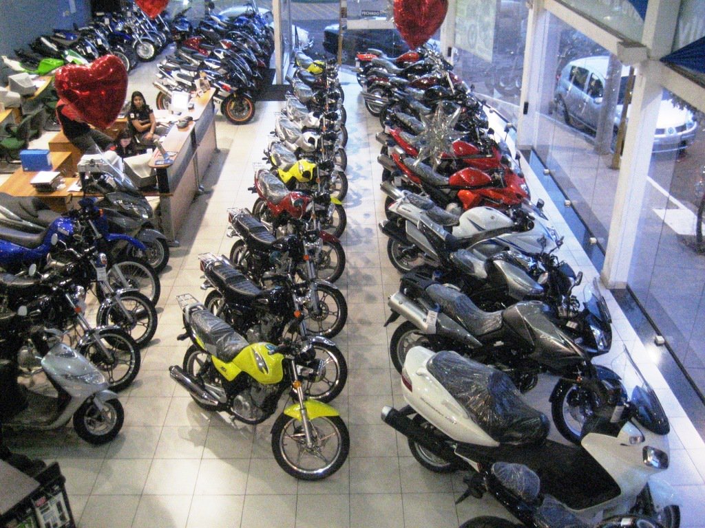 Vendas para as concessionárias em maio sofreram queda de 22,2%, em comparação com o mesmo mês do ano passado; no acumulado do ano, foram vendidas 345.021 unidades, redução de 8% ante o mesmo período de 2016; a produção de motocicletas também caiu 2,5% de janeiro a maio deste ano, segundo dados da Associação Brasileira dos Fabricantes de Motocicletas, Ciclomotores, Motonetas, Bicicletas e Similares (Abraciclo) (Foto: Gisele Federicce) Vendas para as concessionárias em maio sofreram queda de 22,2%, em comparação com o mesmo mês do ano passado; no acumulado do ano, foram vendidas 345.021 unidades, redução de 8% ante o mesmo período de 2016; a produção de motocicletas também caiu 2,5% de janeiro a maio deste ano, segundo dados da Associação Brasileira dos Fabricantes de Motocicletas, Ciclomotores, Motonetas, Bicicletas e Similares (Abraciclo)