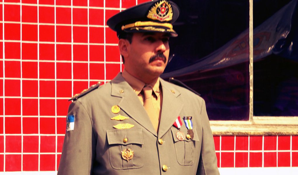 A Justiça do Rio aceitou denúncia contra o tenente-coronel do Corpo de Bombeiros Eric Soledade do Lago, acusado de integrar uma quadrilha que funcionava nos quartéis da corporação e recebia propina para conceder alvarás de licença a estabelecimentos comerciais na região metropolitana sem cumprir as exigências necessárias para o funcionamento; ao ser preso, em casa, ele tinha um revólver com numeração raspada e mais de 50 cartuchos; o tenente-coronel Eric Soledade do Lago virou réu ao ter a denúncia aceita pela Justiça do estado
(Foto: Leonardo Lucena)
A Justiça do Rio aceitou denúncia contra o tenente-coronel do Corpo de Bombeiros Eric Soledade do Lago, acusado de integrar uma quadrilha que funcionava nos quartéis da corporação e recebia propina para conceder alvarás de licença a estabelecimentos comerciais na região metropolitana sem cumprir as exigências necessárias para o funcionamento; ao ser preso, em casa, ele tinha um revólver com numeração raspada e mais de 50 cartuchos; o tenente-coronel Eric Soledade do Lago virou réu ao ter a denúncia aceita pela Justiça do estado