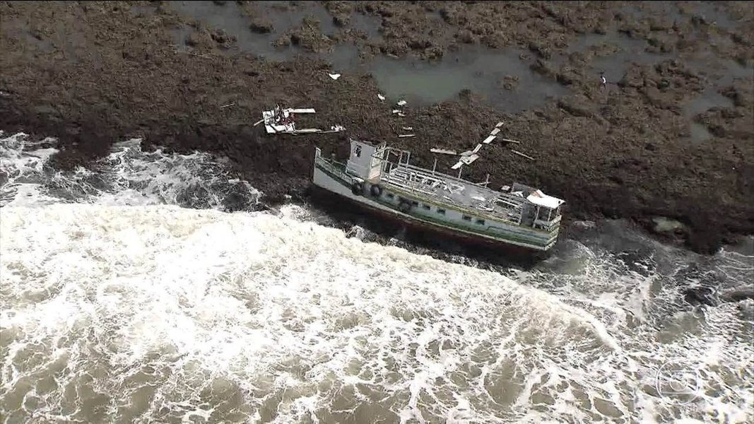 O Tribunal de Justiça da Bahia determinou o bloqueio dos bens da CL Transportes Marítimos, empresa dona da lancha Cavalo Marinho I, que virou em e causou a morte de 19 pessoas em 24 de agosto na travessia Salvador-Mar Grande; além do bloqueio de bens, a corte acatou o pedido da Defensoria Pública do Estado de bloqueio de 5% da renda líquida adquirida com a venda de passagens para a travessia (Foto: Romulo Faro) O Tribunal de Justiça da Bahia determinou o bloqueio dos bens da CL Transportes Marítimos, empresa dona da lancha Cavalo Marinho I, que virou em e causou a morte de 19 pessoas em 24 de agosto na travessia Salvador-Mar Grande; além do bloqueio de bens, a corte acatou o pedido da Defensoria Pública do Estado de bloqueio de 5% da renda líquida adquirida com a venda de passagens para a travessia