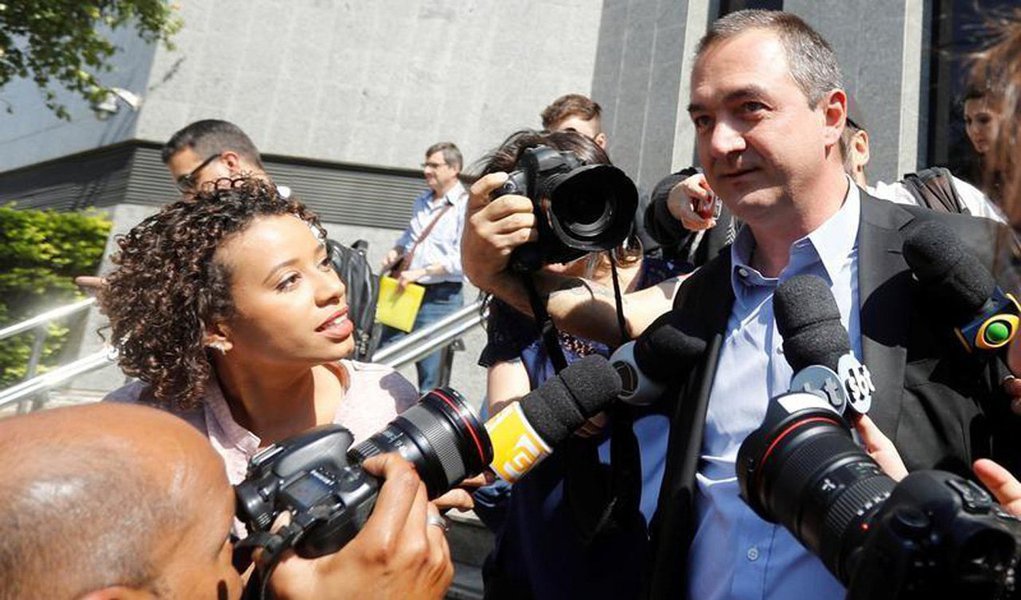 Justiça Federal liberou os bens dos empresários Joesley e Wesley Batista, além das empresas do grupo J&F; o bloqueio dos bens havia sido feito por determinação do juiz Ricardo Leite, da 10ª Vara Federal do Distrito Federal; "A decisão restabelece a legalidade do status anterior, que jamais deveria ter sido alterado pelo magistrado de primeiro grau", disse o advogado Ticiano Figueiredo; decisão que pôs fim ao bloqueio foi feita pelo Tribunal Regional Federal da 1ª Região (TRF-1) (Foto: Paulo Emílio) Justiça Federal liberou os bens dos empresários Joesley e Wesley Batista, além das empresas do grupo J&F; o bloqueio dos bens havia sido feito por determinação do juiz Ricardo Leite, da 10ª Vara Federal do Distrito Federal; "A decisão restabelece a legalidade do status anterior, que jamais deveria ter sido alterado pelo magistrado de primeiro grau", disse o advogado Ticiano Figueiredo; decisão que pôs fim ao bloqueio foi feita pelo Tribunal Regional Federal da 1ª Região (TRF-1)