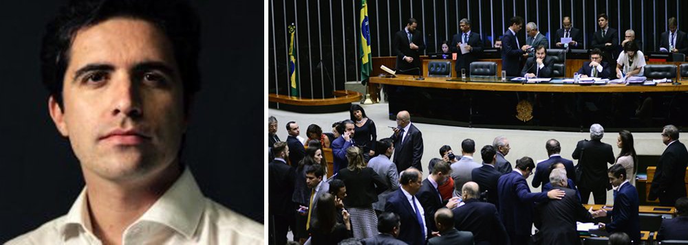 Objetivo da ideia, que "ressurge das cinzas com amplo apoio no Congresso" depois de ter sido derrotada em maio de 2015, como lembra o jornalista, "é simples: os políticos passaram a ver nela uma boia de salvação contra o naufrágio anunciado pela Lava Jato"; pela lista fechada, o eleitor deixa de escolher seu deputado e vereador, votando apenas no partido; "Se a proposta for aprovada, o eleitor será praticamente impedido de demitir os políticos enrolados no petrolão", que "garantiriam um seguro para renovar os mandatos e manter o foro privilegiado até 2022", alerta o colunista (Foto: Gisele Federicce) Objetivo da ideia, que "ressurge das cinzas com amplo apoio no Congresso" depois de ter sido derrotada em maio de 2015, como lembra o jornalista, "é simples: os políticos passaram a ver nela uma boia de salvação contra o naufrágio anunciado pela Lava Jato"; pela lista fechada, o eleitor deixa de escolher seu deputado e vereador, votando apenas no partido; "Se a proposta for aprovada, o eleitor será praticamente impedido de demitir os políticos enrolados no petrolão", que "garantiriam um seguro para renovar os mandatos e manter o foro privilegiado até 2022", alerta o colunista