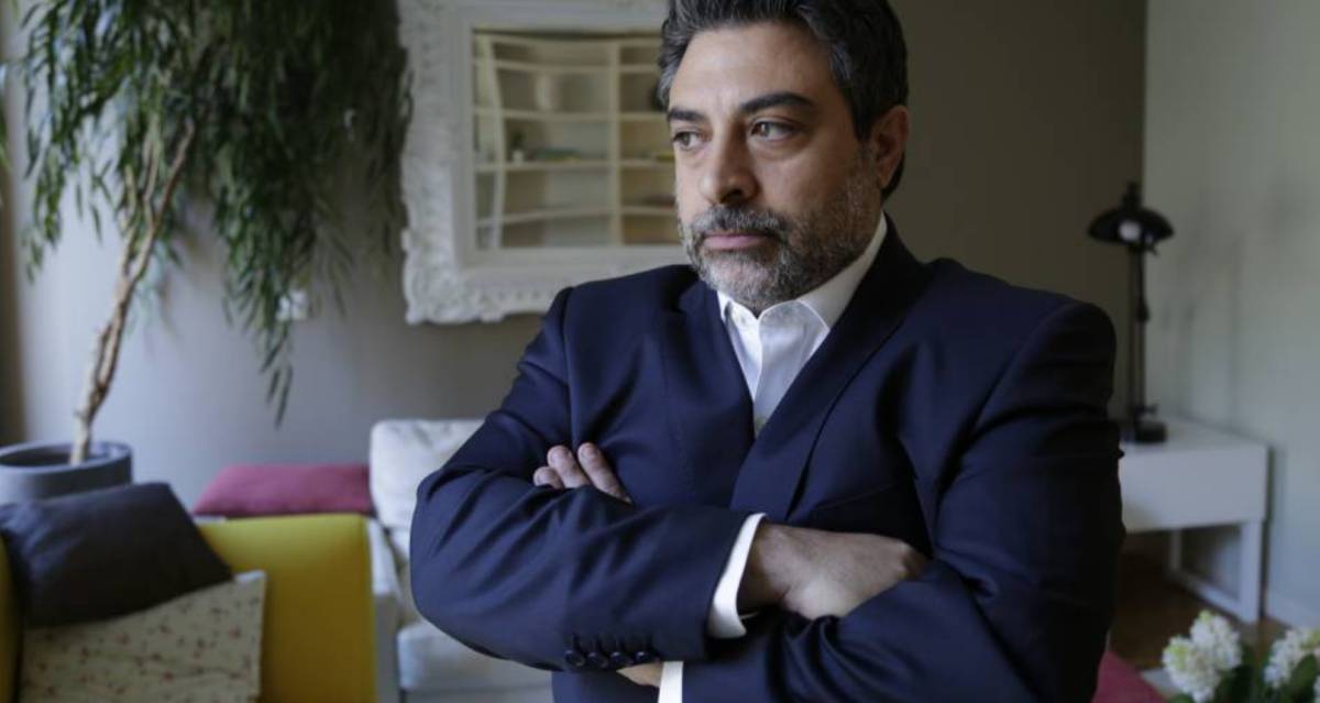 Apontado pela Odebrecht como responsável pela movimentação de parte de seu dinheiro sujo no exterior, o advogado Rodrigo Tacla Durán acusa a empreiteira e seus executivos de mentir aos procuradores da Operação Lava Jato e fraudar documentos para ocultar pagamentos ilegais nos últimos anos; Durán diz que executivos que controlavam um banco adquirido pela Odebrecht em Antígua, um paraíso fiscal no Caribe, desviaram recursos e ajudaram a empresa a esconder beneficiários de propina no exterior: "O maior interesse dela é proteger a movimentação completa do dinheiro, apresentar só uma parte" (Foto: Romulo Faro) Apontado pela Odebrecht como responsável pela movimentação de parte de seu dinheiro sujo no exterior, o advogado Rodrigo Tacla Durán acusa a empreiteira e seus executivos de mentir aos procuradores da Operação Lava Jato e fraudar documentos para ocultar pagamentos ilegais nos últimos anos; Durán diz que executivos que controlavam um banco adquirido pela Odebrecht em Antígua, um paraíso fiscal no Caribe, desviaram recursos e ajudaram a empresa a esconder beneficiários de propina no exterior: "O maior interesse dela é proteger a movimentação completa do dinheiro, apresentar só uma parte"