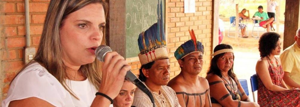 Articulador número 1 do governo, Brito Miranda, pai do governador do Tocantins, Marcelo Miranda, avalia a vice-governadora Cláudia Lelis (PV) como melhor opção para disputar o executivo estadual, caso o senador Vicentino Alves (PR) não seja candidato Palácio do Araguaia; segundo articuladores do governo, apesar da amargar a rejeição da administração estadual, Cláudia estaria com maior disposição para comandar uma frente e competir com outros nomes como a senadora Kátia Abreu (PMDB) e o prefeito de Palmas, Carlos Amastha (PSB). E poderia dar um ar de renovação a política tradicional de Marcelo e Vicentinho (Foto: Leonardo Lucena) Articulador número 1 do governo, Brito Miranda, pai do governador do Tocantins, Marcelo Miranda, avalia a vice-governadora Cláudia Lelis (PV) como melhor opção para disputar o executivo estadual, caso o senador Vicentino Alves (PR) não seja candidato Palácio do Araguaia; segundo articuladores do governo, apesar da amargar a rejeição da administração estadual, Cláudia estaria com maior disposição para comandar uma frente e competir com outros nomes como a senadora Kátia Abreu (PMDB) e o prefeito de Palmas, Carlos Amastha (PSB). E poderia dar um ar de renovação a política tradicional de Marcelo e Vicentinho
