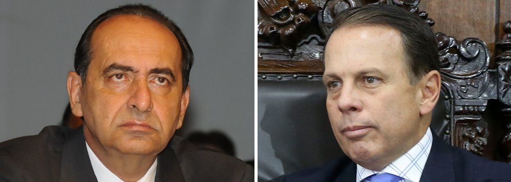O prefeito de Belo Horizonte, Alexandre Kalil (PHS), voltou a falar ao vivo, mas disse que não vai aparecer toda hora porque está trabalhando. A indireta foi para o pré-candidato à presidência da República e prefeito de São Paulo, João Doria, que tem feito vídeos quase diariamente mostrando sua rotina na administração. “Não sou arroz de festa”, afirmou Kalil (Foto: Leonardo Lucena) O prefeito de Belo Horizonte, Alexandre Kalil (PHS), voltou a falar ao vivo, mas disse que não vai aparecer toda hora porque está trabalhando. A indireta foi para o pré-candidato à presidência da República e prefeito de São Paulo, João Doria, que tem feito vídeos quase diariamente mostrando sua rotina na administração. “Não sou arroz de festa”, afirmou Kalil