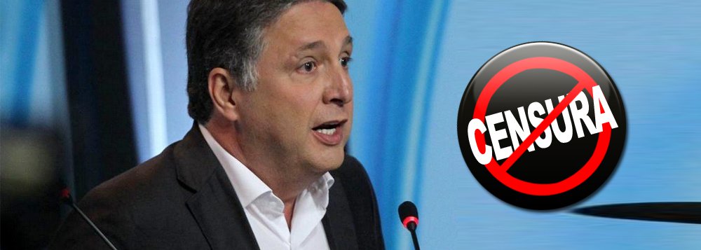 "A prisão não podia ter sido mais emblemática: o ex-governador foi tirado literalmente do ar pela Polícia Federal enquanto apresentava o “Show do Garotinho” ontem de manhã, na Rádio Tupi do Rio de Janeiro. Uma cena que dispensa legendas: era para ele parar de falar. Não importa o que estava falando, seu direito de expressão é garantido pela constituição de 1988. Quando querem acabar com a democracia primeiramente atacam a imprensa", diz o colunista do 247, Alex Solnik; Anthony Garotinho foi preso ontem, acusado de fraude eleitoral; o ex-governador disse que está proibido pelo juiz de falar sobre o processo (Foto: Alex Solnik) "A prisão não podia ter sido mais emblemática: o ex-governador foi tirado literalmente do ar pela Polícia Federal enquanto apresentava o “Show do Garotinho” ontem de manhã, na Rádio Tupi do Rio de Janeiro. Uma cena que dispensa legendas: era para ele parar de falar. Não importa o que estava falando, seu direito de expressão é garantido pela constituição de 1988. Quando querem acabar com a democracia primeiramente atacam a imprensa", diz o colunista do 247, Alex Solnik; Anthony Garotinho foi preso ontem, acusado de fraude eleitoral; o ex-governador disse que está proibido pelo juiz de falar sobre o processo