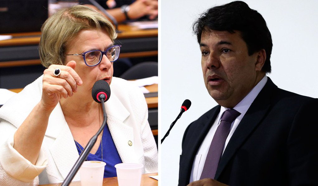 A deputada federal Margarida Salomão (PT-MG) afirmou que o ministro da Educação, Mendonça Filho, "cai em profunda contradição quando diz que o colapso das Universidades Federais e Institutos de Pesquisa brasileiros é uma questão de gestão e que os reitores precisam se adaptar ao novo cenário"; "Não, Ministro. Essa é uma questão política, de prioridade", rebateu a parlamentar (Foto: Leonardo Lucena) A deputada federal Margarida Salomão (PT-MG) afirmou que o ministro da Educação, Mendonça Filho, "cai em profunda contradição quando diz que o colapso das Universidades Federais e Institutos de Pesquisa brasileiros é uma questão de gestão e que os reitores precisam se adaptar ao novo cenário"; "Não, Ministro. Essa é uma questão política, de prioridade", rebateu a parlamentar