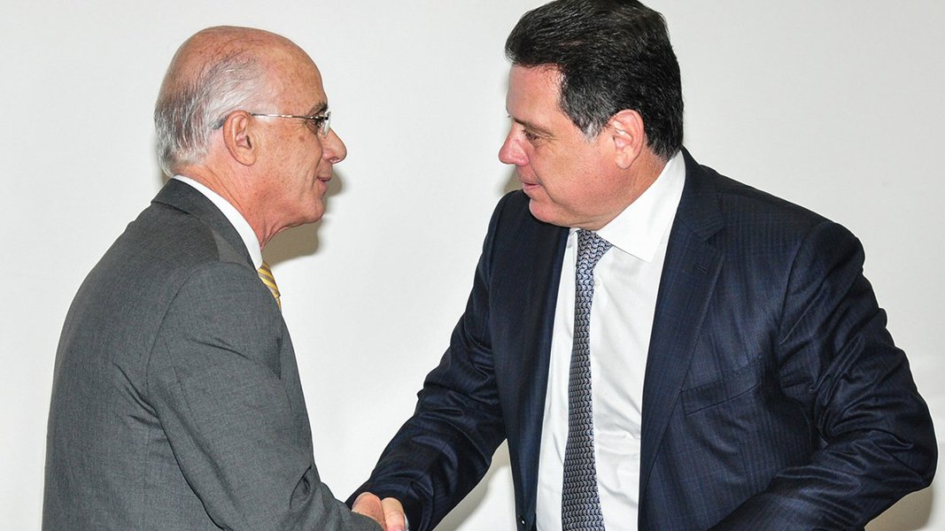 O governador Marconi Perillo deu anuência a uma emenda do deputado estadual Gustavo Sebba, ao orçamento do Estado, destinando R$ 3 milhões para a construção do prédio do curso de medicina da Universidade Federal de Catalão, no Sudeste goiano; autorização para criação do curso foi feita em 2015, após uma reunião entre o governador e a então presidente Dilma Rousseff (Foto: Voney Malta) O governador Marconi Perillo deu anuência a uma emenda do deputado estadual Gustavo Sebba, ao orçamento do Estado, destinando R$ 3 milhões para a construção do prédio do curso de medicina da Universidade Federal de Catalão, no Sudeste goiano; autorização para criação do curso foi feita em 2015, após uma reunião entre o governador e a então presidente Dilma Rousseff
