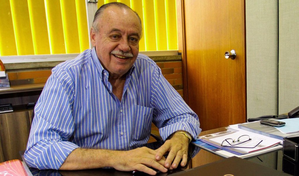 O ex-governador do Piauí, Freitas Neto (PSDB), não descarta uma candidatura a mandato eletivo em 2018; “Não estou pleiteando nada, não é provável, mas não é impossível”, afirmou o ex-governador, que defende o lançamento de novos nomes na política; “Sou um homem público realizado”; segundo ele, o Piauí perde terreno no Congresso por não falta de uma agenda positiva, de desenvolvimento, de progresso; “Hoje se governa para os políticos”; relato publicado no Piauí Hoje (Foto: Leonardo Lucena) O ex-governador do Piauí, Freitas Neto (PSDB), não descarta uma candidatura a mandato eletivo em 2018; “Não estou pleiteando nada, não é provável, mas não é impossível”, afirmou o ex-governador, que defende o lançamento de novos nomes na política; “Sou um homem público realizado”; segundo ele, o Piauí perde terreno no Congresso por não falta de uma agenda positiva, de desenvolvimento, de progresso; “Hoje se governa para os políticos”; relato publicado no Piauí Hoje