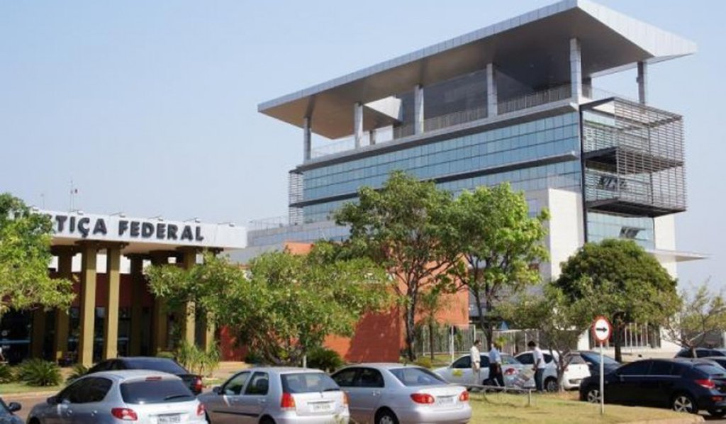 Com as audiências, o juiz decidirá quais dos investigados continuarão presos e quais poderão responder em liberdade, depois de serem alvos da operação Stellio, que desmantelou um esquema de fraudes contra programa de seguro-desemprego e FGTS no Tocantins e em mais seis estado; segundo as investigações, a suspeita é que o grupo tenha causado um prejuízo de R$ 320 milhões (Foto: Leonardo Lucena) Com as audiências, o juiz decidirá quais dos investigados continuarão presos e quais poderão responder em liberdade, depois de serem alvos da operação Stellio, que desmantelou um esquema de fraudes contra programa de seguro-desemprego e FGTS no Tocantins e em mais seis estado; segundo as investigações, a suspeita é que o grupo tenha causado um prejuízo de R$ 320 milhões