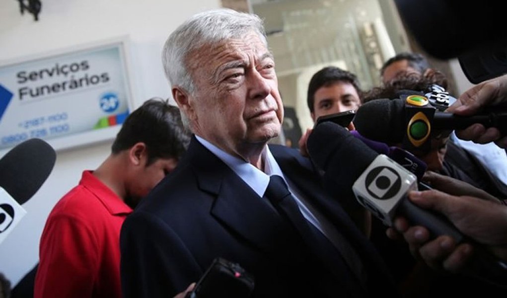 O ex-presidente da Confederação Brasileira de Futebol (CBF) é investigado pela Justiça da França por supostamente ter participado de um esquema de compra de votos para o Catar ser o país sede da Copa de 2022; Teixeira teve uma conta bancária identificada no banco Paschem, em Mônaco, na França, com o valor de US$ 22 milhões, cerca de R$ 71,1 milhões; verificação dos procuradores franceses apontam participação direta do empresário Ghanem ben Saas al-Saas, ex-presidente do fundo Qatari Diar; p grupo, que faz parte dos investigados no Qatar-Volia, é suspeito de ter desviado US$ 182 milhões em comissões ocultas em direção a três empresas que vivem na situação de paraísos fiscais (Foto: Aquiles Lins) O ex-presidente da Confederação Brasileira de Futebol (CBF) é investigado pela Justiça da França por supostamente ter participado de um esquema de compra de votos para o Catar ser o país sede da Copa de 2022; Teixeira teve uma conta bancária identificada no banco Paschem, em Mônaco, na França, com o valor de US$ 22 milhões, cerca de R$ 71,1 milhões; verificação dos procuradores franceses apontam participação direta do empresário Ghanem ben Saas al-Saas, ex-presidente do fundo Qatari Diar; p grupo, que faz parte dos investigados no Qatar-Volia, é suspeito de ter desviado US$ 182 milhões em comissões ocultas em direção a três empresas que vivem na situação de paraísos fiscais