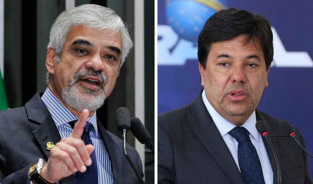 Líder da Oposição no Senado, Humberto Costa (PT-PE), pediu a convocação do Ministro da Educação, Mendonça Filho, no Congresso Nacional para explicar os cortes que está fazendo em políticas consideradas fundamentais para a educação brasileira, como o Ciência sem Fronteiras, o Fies e o ProUni; "Temos a obrigação de saber porque isso está ocorrendo e porque ele está passando a tesoura em todos os projetos exitosos da área e reduzindo sensivelmente os investimentos em algo tão essencial para o nosso futuro como a educação", disse o parlamentar (Foto: Paulo Emílio) Líder da Oposição no Senado, Humberto Costa (PT-PE), pediu a convocação do Ministro da Educação, Mendonça Filho, no Congresso Nacional para explicar os cortes que está fazendo em políticas consideradas fundamentais para a educação brasileira, como o Ciência sem Fronteiras, o Fies e o ProUni; "Temos a obrigação de saber porque isso está ocorrendo e porque ele está passando a tesoura em todos os projetos exitosos da área e reduzindo sensivelmente os investimentos em algo tão essencial para o nosso futuro como a educação", disse o parlamentar