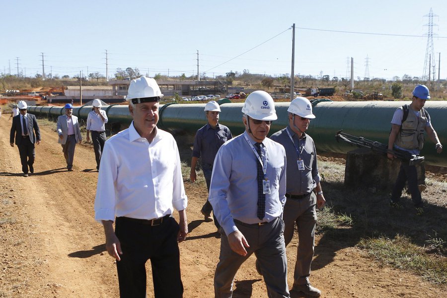 As obras do Subsistema Produtor de Água do Bananal estão 67% executadas; as intervenções, próximo à saída da Estrada Parque Indústria e Abastecimento (Epia), foram vistoriadas pelo governador de Brasília, Rodrigo Rollemberg. Segundo o chefe do executivo, a captação de água do subsistema está prevista para iniciar até o fim de outubro - a estimativa inicial era setembro; Rollemberg afirmou destacou outra entrega no próximo mês, já na primeira quinzena: a do Lago Paranoá (Foto: Leonardo Lucena) As obras do Subsistema Produtor de Água do Bananal estão 67% executadas; as intervenções, próximo à saída da Estrada Parque Indústria e Abastecimento (Epia), foram vistoriadas pelo governador de Brasília, Rodrigo Rollemberg. Segundo o chefe do executivo, a captação de água do subsistema está prevista para iniciar até o fim de outubro - a estimativa inicial era setembro; Rollemberg afirmou destacou outra entrega no próximo mês, já na primeira quinzena: a do Lago Paranoá