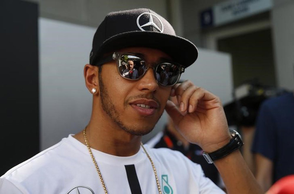 Lewis Hamilton durante entrevista na Malásia. 26/03/15
Reuters / Olivia Harris
Livepic
(Foto: Charles Nisz) Lewis Hamilton durante entrevista na Malásia. 26/03/15
Reuters / Olivia Harris
Livepic
