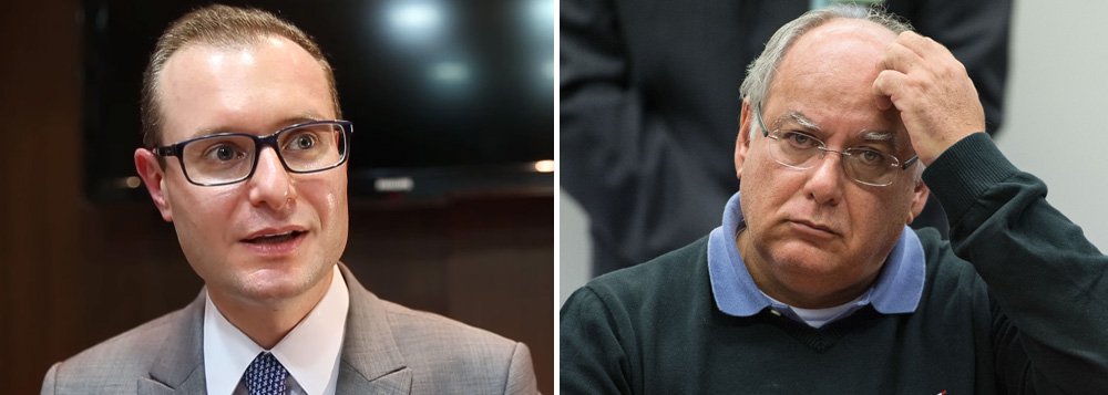 A defesa do ex-presidente Luiz Inácio Lula da Silva disse que seus acusadores investem na "oferta de prêmio para réus confessos tentarem produzir factóides", sobre a denúncia do ex-diretor da Petrobras Renato Duque, que apresentou à Justiça foto em que aparece com Lula; "Os papéis apresentados por Duque, que busca destravar sua delação, nada provam. Não provam que Lula é dono do tríplex, não provam que ele recebeu alguma vantagem indevida proveniente de contratos da Petrobras, enfim, não provam nenhuma das acusações feitas pelo MPF na ação", diz o advogado Cristiano Zanin Martins (Foto: Aquiles Lins) A defesa do ex-presidente Luiz Inácio Lula da Silva disse que seus acusadores investem na "oferta de prêmio para réus confessos tentarem produzir factóides", sobre a denúncia do ex-diretor da Petrobras Renato Duque, que apresentou à Justiça foto em que aparece com Lula; "Os papéis apresentados por Duque, que busca destravar sua delação, nada provam. Não provam que Lula é dono do tríplex, não provam que ele recebeu alguma vantagem indevida proveniente de contratos da Petrobras, enfim, não provam nenhuma das acusações feitas pelo MPF na ação", diz o advogado Cristiano Zanin Martins