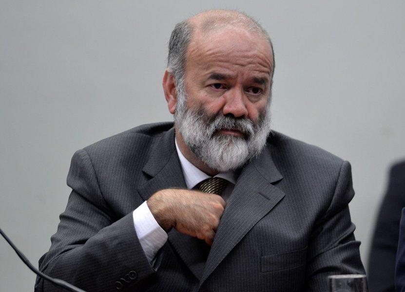 Vaccari não fez dinheiro com a política e não tem patrimônio algum, diz o jornalista; "Tudo o que fez durante o período que esteve na direção do partido foi em nome do partido. Por isso ele acha que sua situação deveria ser tratada com mais respeito e solidariedade pela sigla, que tem a obrigação de buscar uma saída institucional para que ele possa se defender de forma mais segura", relata (Foto: Leonardo Lucena) Vaccari não fez dinheiro com a política e não tem patrimônio algum, diz o jornalista; "Tudo o que fez durante o período que esteve na direção do partido foi em nome do partido. Por isso ele acha que sua situação deveria ser tratada com mais respeito e solidariedade pela sigla, que tem a obrigação de buscar uma saída institucional para que ele possa se defender de forma mais segura", relata