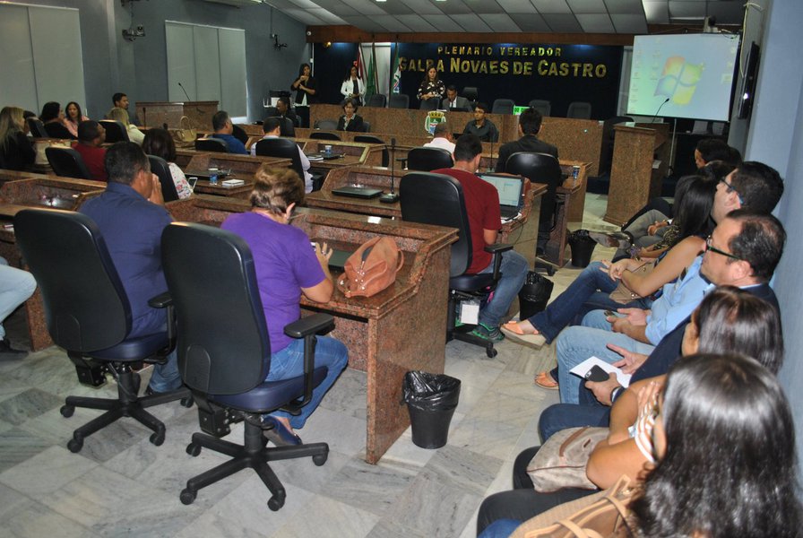 A Câmara Municipal concordou em criar, em Maceió, duas datas comemorativas: o "Dia Municipal do Rock" e o "Dia da Mulher Cristã Evangélica"; no primeiro caso, o objetivo é fortalecer, apoiar, incentivar e valorizar o rock, disponibilizar espaços públicos para os músicos e fomentar políticas públicas que propiciem o surgimento de novos grupos de rock; o segundo caso copia uma lei semelhante sancionada pelo governador de São Paulo, Geraldo Alckimin, no ano passado (Foto: Voney Malta) A Câmara Municipal concordou em criar, em Maceió, duas datas comemorativas: o "Dia Municipal do Rock" e o "Dia da Mulher Cristã Evangélica"; no primeiro caso, o objetivo é fortalecer, apoiar, incentivar e valorizar o rock, disponibilizar espaços públicos para os músicos e fomentar políticas públicas que propiciem o surgimento de novos grupos de rock; o segundo caso copia uma lei semelhante sancionada pelo governador de São Paulo, Geraldo Alckimin, no ano passado