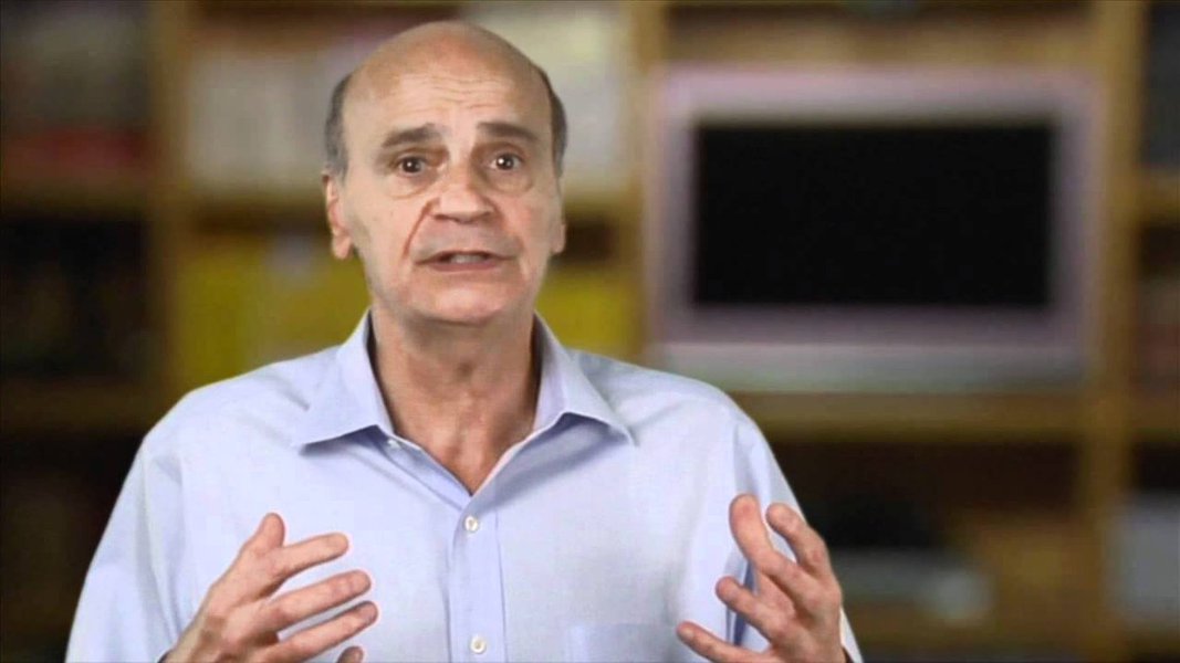 Médico relembra dados alarmantes de estupro no Brasil e alerta que as vítimas não são atacadas "na calada da noite em becos escuros e ruas desertas", mas "no recesso do lar" (em até 80% dos casos, segundo pesquisas); "O estuprador pratica um crime hediondo que não merece condescendência e exige punição exemplar. Uma sociedade que cala diante de tamanha violência é negligente e covarde", defende (Foto: Gisele Federicce) Médico relembra dados alarmantes de estupro no Brasil e alerta que as vítimas não são atacadas "na calada da noite em becos escuros e ruas desertas", mas "no recesso do lar" (em até 80% dos casos, segundo pesquisas); "O estuprador pratica um crime hediondo que não merece condescendência e exige punição exemplar. Uma sociedade que cala diante de tamanha violência é negligente e covarde", defende
