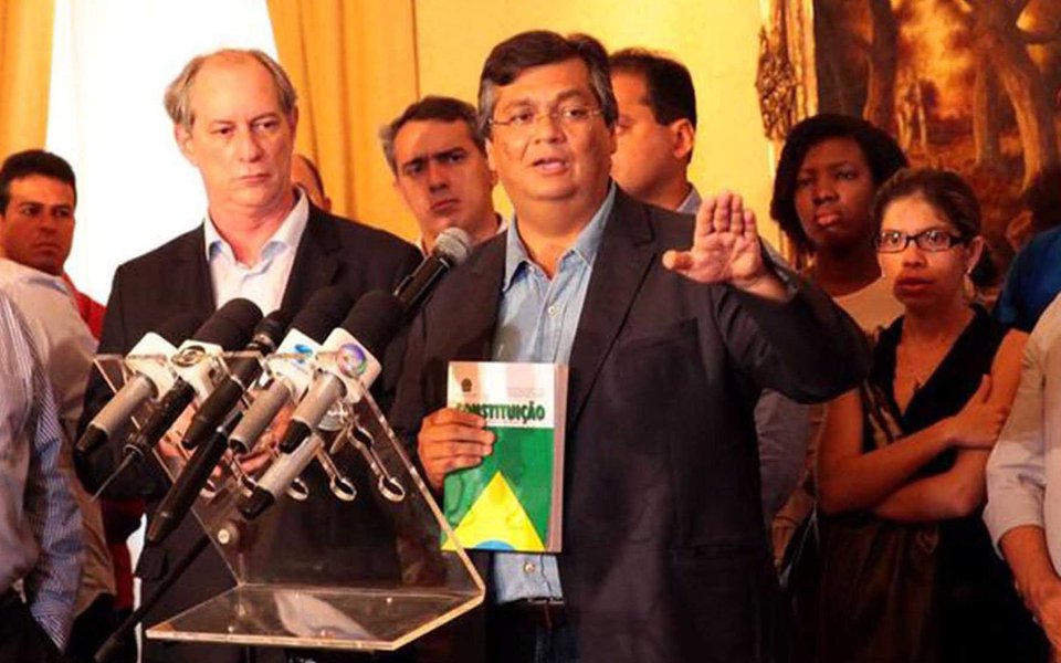 Vice-presidente do PDT e pré-candidato a presidente da Republica, Ciro Gomes (PDT) está em São Luís para cumprir uma agenda ao lado do governador Flávio Dino (PCdoB); ciro e Dino participam de mesa redonda na Assembleia Legislativa que encerra a Semana do Economista; em seguida, se deslocam até o Centro, mais precisamente na Casa do Maranhão, para a abertura do XVI Congresso Nacional da Juventude do PDT (Foto: Leonardo Lucena) Vice-presidente do PDT e pré-candidato a presidente da Republica, Ciro Gomes (PDT) está em São Luís para cumprir uma agenda ao lado do governador Flávio Dino (PCdoB); ciro e Dino participam de mesa redonda na Assembleia Legislativa que encerra a Semana do Economista; em seguida, se deslocam até o Centro, mais precisamente na Casa do Maranhão, para a abertura do XVI Congresso Nacional da Juventude do PDT