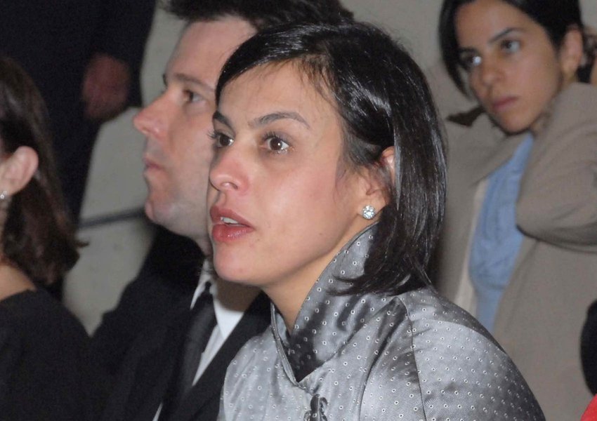 A força-tarefa da Operação Lava Jato no Rio de Janeiro discordou da concessão de prisão domiciliar para a mulher do ex-governador Sérgio Cabral, Adriana Ancelmo, e entrou com recurso para suspender a decisão e manter a advogada presa em Bangu; juiz Marcelos Bretas havia atendido a um pedido da defesa de Adriana Ancelmo, que argumentou que a advogada tem dois filhos menores, de 10 e 14 anos, que estão sem a presença dos pais
(Foto: Leonardo Lucena) A força-tarefa da Operação Lava Jato no Rio de Janeiro discordou da concessão de prisão domiciliar para a mulher do ex-governador Sérgio Cabral, Adriana Ancelmo, e entrou com recurso para suspender a decisão e manter a advogada presa em Bangu; juiz Marcelos Bretas havia atendido a um pedido da defesa de Adriana Ancelmo, que argumentou que a advogada tem dois filhos menores, de 10 e 14 anos, que estão sem a presença dos pais