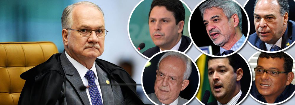 Seis políticos pernambucanos serão investigados pelo Supremo Tribunal Federal (STF), conforme determinação do relator da Lava Jato na Corte, ministro Edson Fachin; foi solicitada abertura de investigações contra oito ministros, dentre eles o das Cidades, Bruno Araújo (PSDB-PE), além dos senadores Fernando Bezerra Coelho (PSB-PE) e Humberto Costa (PT-PE) e os deputados federais Jarbas Vasconcelos (PMDB-PE) e Betinho Gomes (PSDB-PE); ex-prefeito do Cabo de Santo Agostinho Vado da Farmácia também será investigado (Foto: Paulo Emílio) Seis políticos pernambucanos serão investigados pelo Supremo Tribunal Federal (STF), conforme determinação do relator da Lava Jato na Corte, ministro Edson Fachin; foi solicitada abertura de investigações contra oito ministros, dentre eles o das Cidades, Bruno Araújo (PSDB-PE), além dos senadores Fernando Bezerra Coelho (PSB-PE) e Humberto Costa (PT-PE) e os deputados federais Jarbas Vasconcelos (PMDB-PE) e Betinho Gomes (PSDB-PE); ex-prefeito do Cabo de Santo Agostinho Vado da Farmácia também será investigado