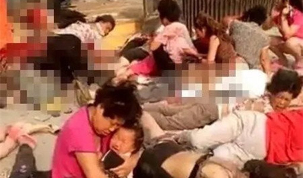 Pelo menos sete pessoas morreram e 59 ficaram feridas após uma explosão nesta quinta-feira na entrada de uma creche no Leste da China, segundo a imprensa oficial; ainda não se sabe quais as causas do acidente (Foto: Leonardo Lucena) Pelo menos sete pessoas morreram e 59 ficaram feridas após uma explosão nesta quinta-feira na entrada de uma creche no Leste da China, segundo a imprensa oficial; ainda não se sabe quais as causas do acidente