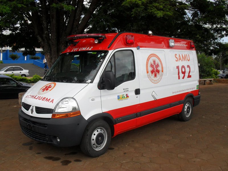 Das 54 ambulância disponíveis para atender duas regiões metropolitanas (Maceió e Arapiraca), 25 estavam ‘baixadas’, ou seja, inativas; situação ameaça em Alagoas o funcionamento do Serviço de Atendimento Móvel de Urgência (Samu); redução pela metade da frota de ambulâncias foi causada pelos prestadores de serviço, que decidiram não fazer os reparos mecânicos das viaturas até serem pagos pelos trabalhos realizados anteriormente; oficinas dizem que estão sem receber desde fevereiro (Foto: Voney Malta) Das 54 ambulância disponíveis para atender duas regiões metropolitanas (Maceió e Arapiraca), 25 estavam ‘baixadas’, ou seja, inativas; situação ameaça em Alagoas o funcionamento do Serviço de Atendimento Móvel de Urgência (Samu); redução pela metade da frota de ambulâncias foi causada pelos prestadores de serviço, que decidiram não fazer os reparos mecânicos das viaturas até serem pagos pelos trabalhos realizados anteriormente; oficinas dizem que estão sem receber desde fevereiro