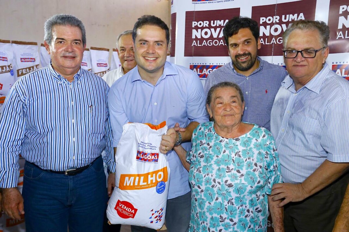 O governador Renan Filho assinou termo de adesão do Estado ao programa Garantia-Safra (GS), do governo federal; benefício atende a agricultores familiares de 29 municípios alagoanos; “Com o Garantia-Safra, os agricultores que tiveram dificuldades por causa da perda de produção vão receber um auxílio do governo federal para minimizar os impactos da seca”, explicou o governador (Foto: Voney Malta) O governador Renan Filho assinou termo de adesão do Estado ao programa Garantia-Safra (GS), do governo federal; benefício atende a agricultores familiares de 29 municípios alagoanos; “Com o Garantia-Safra, os agricultores que tiveram dificuldades por causa da perda de produção vão receber um auxílio do governo federal para minimizar os impactos da seca”, explicou o governador