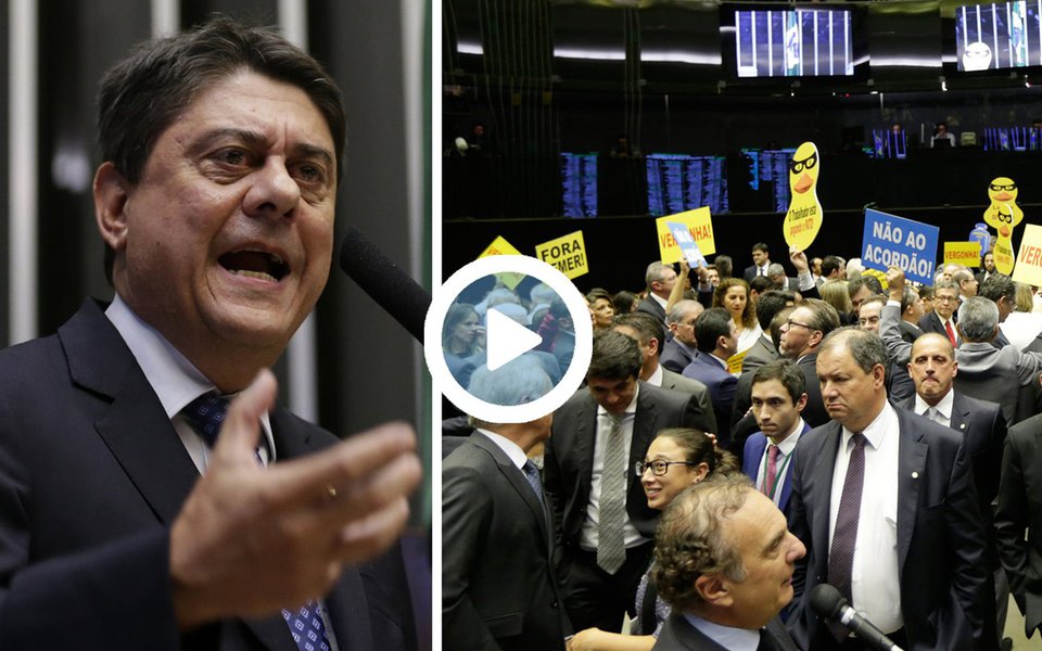 Ao comentar o resultado da sessão que livrou Michel Temer da segunda denúncia oferecida pela PGR contra ele, o deputado federal Wadih Damous (PT-RJ), diz que a Câmara, ao salvar Temer, se tornou cúmplice do peemedebista; "A maioria da Câmara dos Deputados se tornou cúmplice da roubalheira, do trabalho escravo, da reforma da Previdência, do que há de pior nesse país"; o deputado diz que continuará o enfrentamento contra o governo Temer (Foto: Charles Nisz) Ao comentar o resultado da sessão que livrou Michel Temer da segunda denúncia oferecida pela PGR contra ele, o deputado federal Wadih Damous (PT-RJ), diz que a Câmara, ao salvar Temer, se tornou cúmplice do peemedebista; "A maioria da Câmara dos Deputados se tornou cúmplice da roubalheira, do trabalho escravo, da reforma da Previdência, do que há de pior nesse país"; o deputado diz que continuará o enfrentamento contra o governo Temer