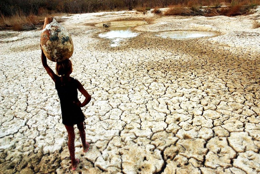O Conselho Regional de Engenharia e Agronomia de Alagoas (Crea-AL) está convidando entidades que trabalham no combate aos impactos da estiagem para participarem de Fórum de Enfrentamento à Crise Hídrica de Alagoas; objetivo é inserir medidas emergenciais de intervenção governamental para minimizar o problema das famílias atingidas (Foto: Voney Malta) O Conselho Regional de Engenharia e Agronomia de Alagoas (Crea-AL) está convidando entidades que trabalham no combate aos impactos da estiagem para participarem de Fórum de Enfrentamento à Crise Hídrica de Alagoas; objetivo é inserir medidas emergenciais de intervenção governamental para minimizar o problema das famílias atingidas