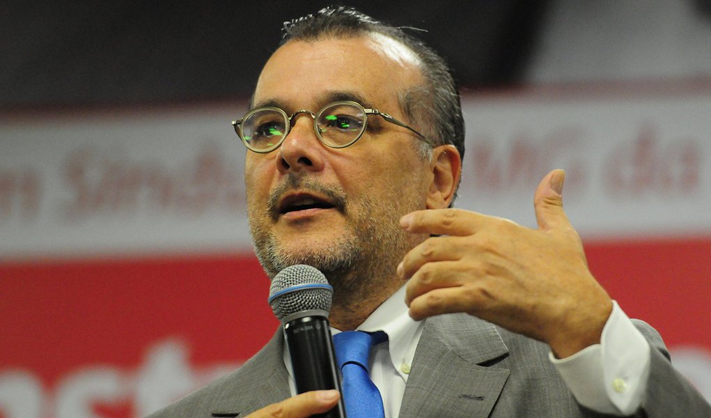 Recém-saído do PSDB, o economista Gustavo Franco, um dos idealizadores do Plano Real, irá coordenar o programa de governo de João Amoedo, candidato a presidente pelo Partido Novo (Foto: Giuliana Miranda) Recém-saído do PSDB, o economista Gustavo Franco, um dos idealizadores do Plano Real, irá coordenar o programa de governo de João Amoedo, candidato a presidente pelo Partido Novo