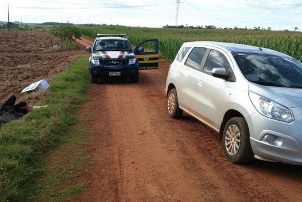 Três assaltantes que participaram do mega-assalto à sede da empresa de transportes de valores Prosegur, em Ciudad del Este, no Paraguai, morreram nesta segunda-feira 24 após troca de tiros com agentes das polícias Federal e Rodoviária Federal; segundo a PRF, três veículos usados pela quadrilha, que roubou cerca de US$ 40 milhões nesta madrugada, foram localizados (Foto: Gisele Federicce) Três assaltantes que participaram do mega-assalto à sede da empresa de transportes de valores Prosegur, em Ciudad del Este, no Paraguai, morreram nesta segunda-feira 24 após troca de tiros com agentes das polícias Federal e Rodoviária Federal; segundo a PRF, três veículos usados pela quadrilha, que roubou cerca de US$ 40 milhões nesta madrugada, foram localizados