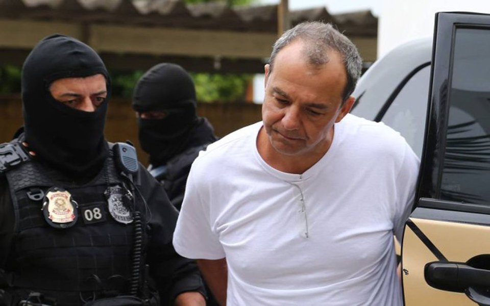 Segundo o jornal El Observador, Vinicius Claret, conhecido como Juca Bala, e Cláudio Fernando Barbosa, que foram presos em março no Uruguai e permanecem na prisão central de Montevidéu, em um dos desdobramentos da Operação Lava Jato, devem enfrentar um processo por lavagem de dinheiro e podem ser extraditados se a Justiça aceitar o pedido brasileiro; ambos estão radicados no Uruguai e são acusados de ajudar a lavar dinheiro como parte de um esquema financeiro ilegal montado pelo ex-governador do Rio de Janeiro Sérgio Cabral (PMDB), preso em novembro (Foto: Aquiles Lins) Segundo o jornal El Observador, Vinicius Claret, conhecido como Juca Bala, e Cláudio Fernando Barbosa, que foram presos em março no Uruguai e permanecem na prisão central de Montevidéu, em um dos desdobramentos da Operação Lava Jato, devem enfrentar um processo por lavagem de dinheiro e podem ser extraditados se a Justiça aceitar o pedido brasileiro; ambos estão radicados no Uruguai e são acusados de ajudar a lavar dinheiro como parte de um esquema financeiro ilegal montado pelo ex-governador do Rio de Janeiro Sérgio Cabral (PMDB), preso em novembro