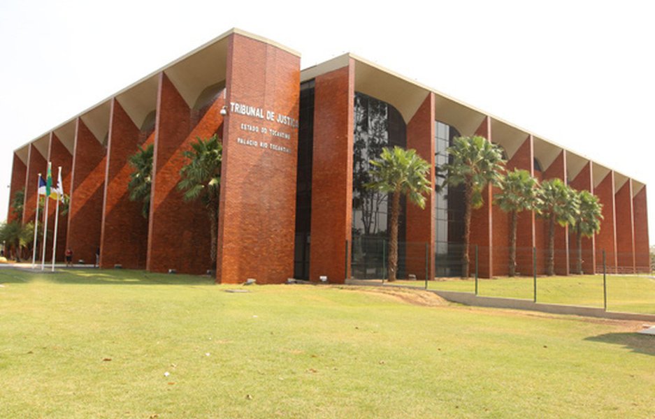 Levantamento do Conselho Nacional de Justiça (CNJ) apontou que os juízes do Tocantins recebem em média R$ 68,9 mil por mês, o que deixa os magistrados do estado em terceiro lugar no ranking dos mais caros do Brasil, atrás de Mato Grosso do Sul e Goiás; os gastos com eles ficam bem acima da média nacional, de R$ 47,7 mil por mês (Foto: Leonardo Lucena) Levantamento do Conselho Nacional de Justiça (CNJ) apontou que os juízes do Tocantins recebem em média R$ 68,9 mil por mês, o que deixa os magistrados do estado em terceiro lugar no ranking dos mais caros do Brasil, atrás de Mato Grosso do Sul e Goiás; os gastos com eles ficam bem acima da média nacional, de R$ 47,7 mil por mês