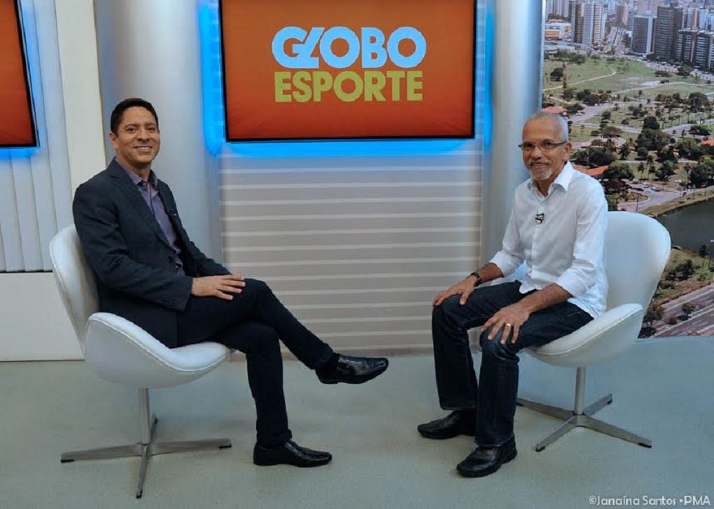 "Eu fui prefeito de Aracaju durante seis anos e nove meses e nunca houve denúncia de corrupção contra mim. As minhas contas foram aprovadas pelos órgãos de fiscalização e controle, de modo que estou muito tranqüilo porque sei que tudo o que fizemos na Prefeitura de Aracaju está dentro da ética e do sentimento de cuidar bem das pessoas”; afirmação é do prefeito Edvaldo Nogueira, em entrevista nesta segunda-feira (10), à TV Sergipe, ao ser questionado sobre as investigações relacionadas aos contratos da prestação do serviço de lixo na capital (Foto: José Barbacena) "Eu fui prefeito de Aracaju durante seis anos e nove meses e nunca houve denúncia de corrupção contra mim. As minhas contas foram aprovadas pelos órgãos de fiscalização e controle, de modo que estou muito tranqüilo porque sei que tudo o que fizemos na Prefeitura de Aracaju está dentro da ética e do sentimento de cuidar bem das pessoas”; afirmação é do prefeito Edvaldo Nogueira, em entrevista nesta segunda-feira (10), à TV Sergipe, ao ser questionado sobre as investigações relacionadas aos contratos da prestação do serviço de lixo na capital