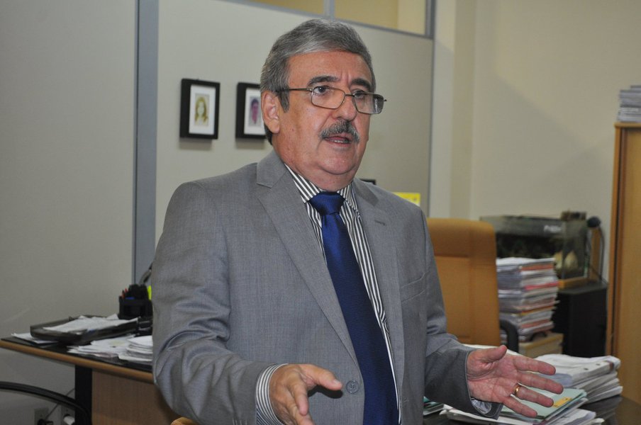 O juiz Henrique Baltazar Vilar dos Santos (foto), do Tribunal de Justiça do Rio Grande do Norte, que criticou o "bolsa esmola" da presidente deposta Dilma Rousseff, aparece na lista de juízes e desembargadores que receberam auxílio moradia retroativo; ele recebeu R$ 139.923,42 retroativos em auxílio-mordia (Foto: Romulo Faro) O juiz Henrique Baltazar Vilar dos Santos (foto), do Tribunal de Justiça do Rio Grande do Norte, que criticou o "bolsa esmola" da presidente deposta Dilma Rousseff, aparece na lista de juízes e desembargadores que receberam auxílio moradia retroativo; ele recebeu R$ 139.923,42 retroativos em auxílio-mordia