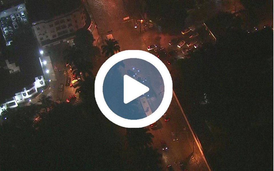 O Rio de Janeiro permanece em estágio de atenção em razão da possibilidade de mais chuvas fortes nas próximas horas em alguns pontos da cidade; a chuva voltou a cair sobre a capital; a prefeitura registrou o recorde de chuva em um único dia de junho nos últimos 20 anos: 247 milímetros na Estação Pluviométrica do Alto da Boa Vista no espaço de 24 horas
(Foto: Leonardo Lucena) O Rio de Janeiro permanece em estágio de atenção em razão da possibilidade de mais chuvas fortes nas próximas horas em alguns pontos da cidade; a chuva voltou a cair sobre a capital; a prefeitura registrou o recorde de chuva em um único dia de junho nos últimos 20 anos: 247 milímetros na Estação Pluviométrica do Alto da Boa Vista no espaço de 24 horas